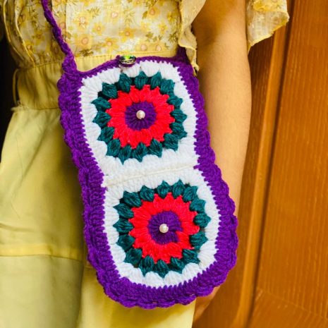 Handmade Crochet Mobile Pouch for Style and Convenience Handmade Crochet Mobile Pouch for Style and Convenience